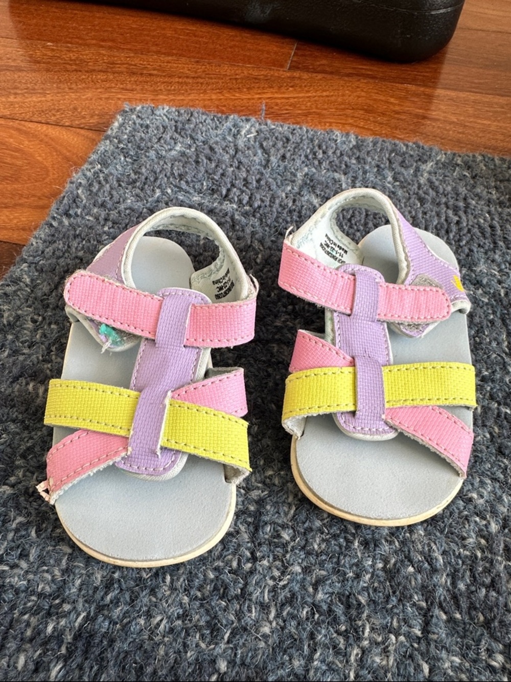See Kai Run Size 6 Kids Pastel Pink, Purple & Yellow Strap Sandals